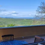 Casita Con Encanto Ii, Junto A Comillas