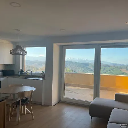 Casita Con Encanto Ii, Junto A Comillas