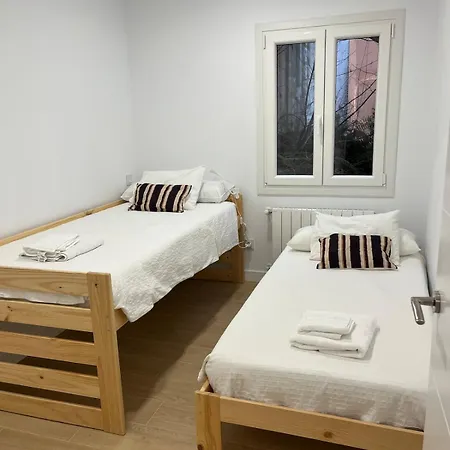 Casita Con Encanto Ii, Junto A Comillas